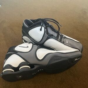 Nike- Men 10.5- Grey and White